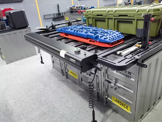 Auto Roof Camping Duche Tanque de água com estilo de design esportivo e material de qualidade alimentar