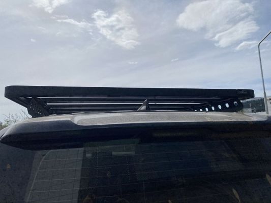 AL6063 SS304 Black Roof Rack para Toyota Land Cruseir LC300 Acessórios de liga de alumínio