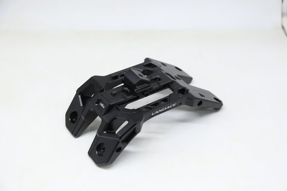 Brackets de montagem de luz de pilar A revestidos com pó para usinagem CNC de liga de alumínio