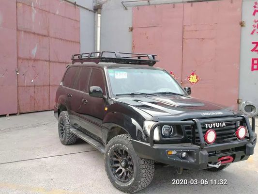 Melhore a aparência e o desempenho do seu Toyota LC100 com este pára-choques frontal 4x4 Bull Bar