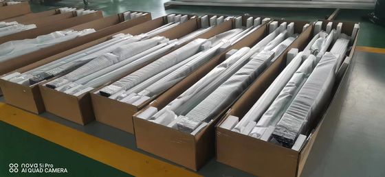 Melhore as capacidades off-road do seu LC200 com o kit de rack de telhado Slimline II personalizado