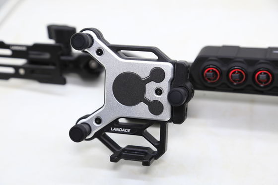 Carregador de telemóvel de acabamento anodizante duro para Jeep
