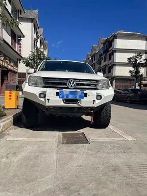 Volkswagen Amarok Auto Parts Winch de aço Bull Bar Bumper frontal com porta pneus