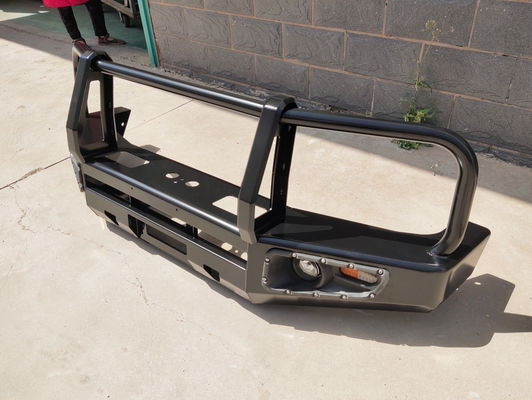 Adicione estilo e funcionalidade ao seu Toyota LC79 com pára-choque traseiro e porta pneus