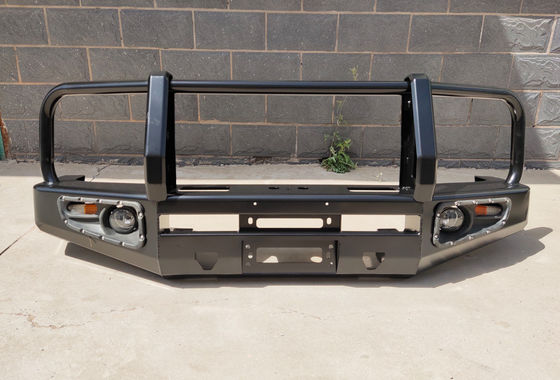Toyota LC79 Auto Parts Winch Bull Bar Bumper frontal com porta pneus Jerry Can Holder