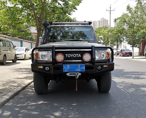Toyota LC79 Auto Parts Winch Bull Bar Bumper frontal com porta pneus Jerry Can Holder