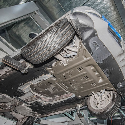 Alfa Romeo Stelvio Placa de deslizamento de proteção do veículo com processo de estampagem integrado