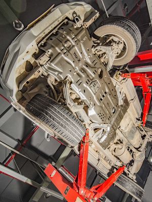 ISUZU MU-X e D-MAX Acessórios OEM Skid Plate para caixa de transferência de transmissão do motor