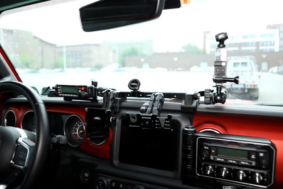 Processamento CNC Máquina de liga de alumínio Consola do centro Bracket Gopro Holder para Jeep Wrangler