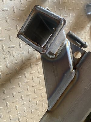 Carregador de rodas sobressalentes pretas fora de estrada concebido e fabricado por Fabricação de Metal Personalizada